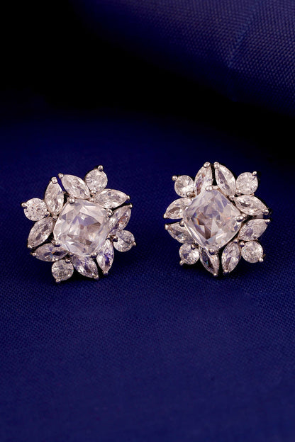 Floral Pattern Daisy Stud Earrings 