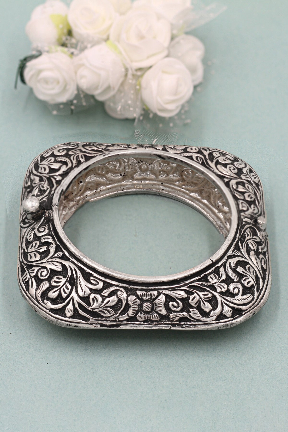 Floral Carved Work Bangle 