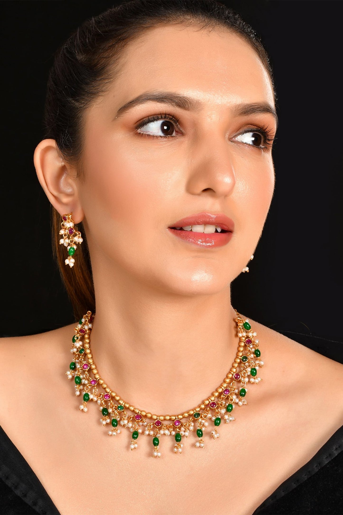 Kundan Embellished Necklace Set 