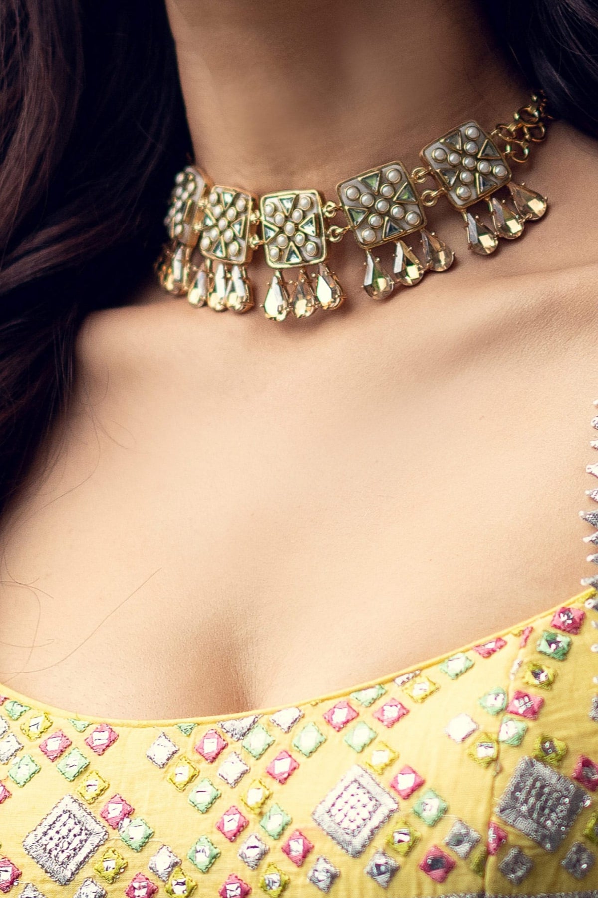 Viana Mini Embellished Choker Set 