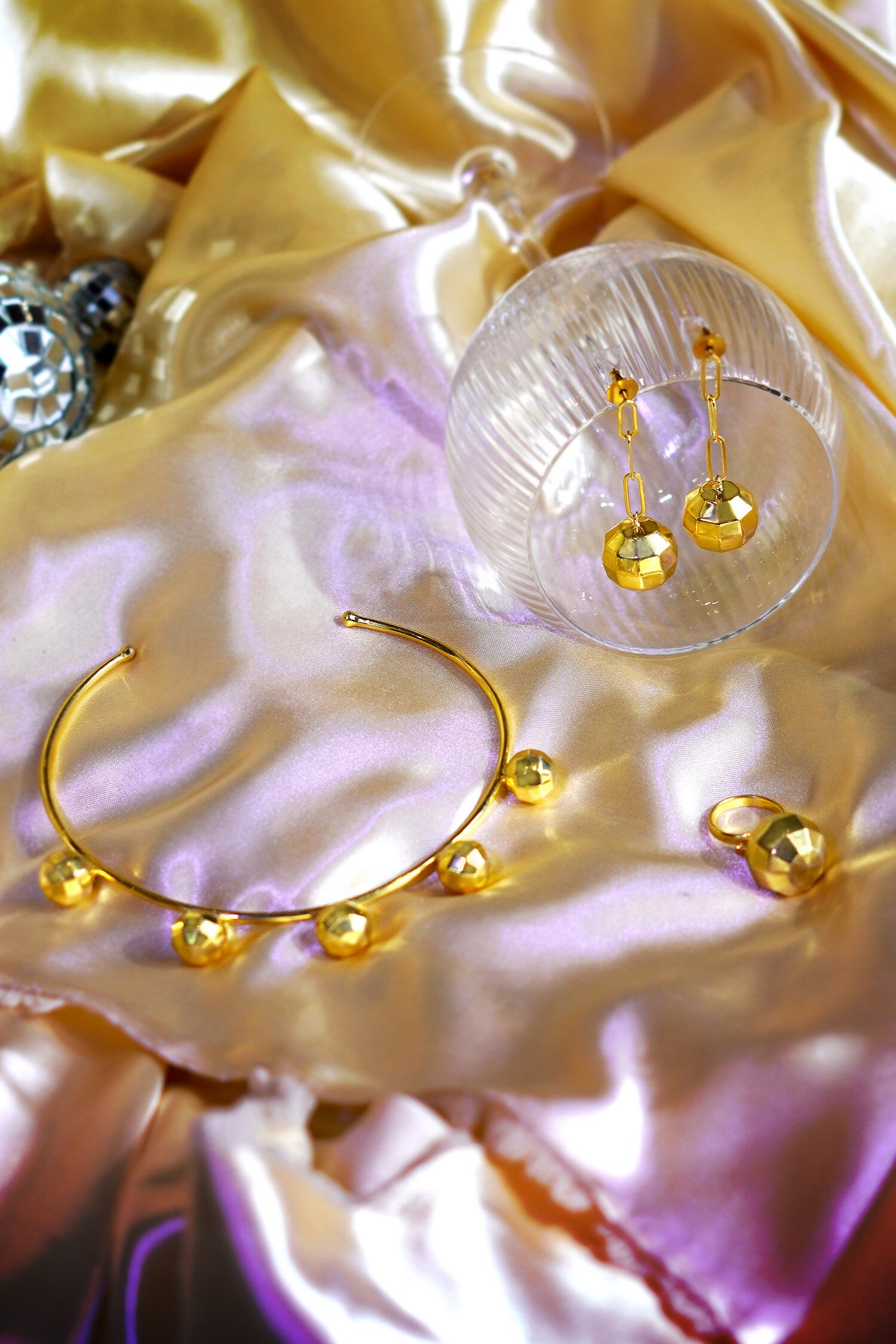 Disco Ball Pattern Choker 