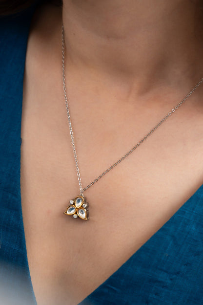 Polki Embellished Pendant Necklace 