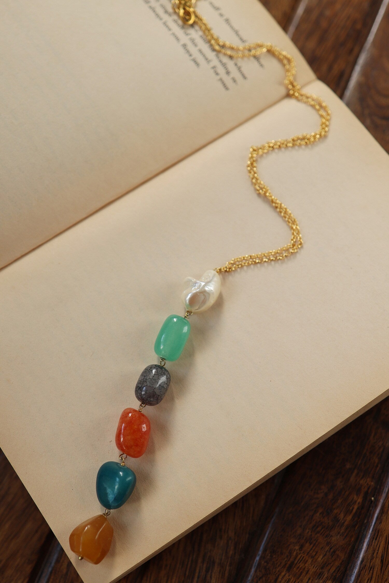 Natural Stone Embellished Pendant Necklace 