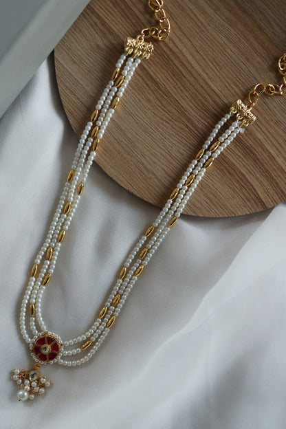 Shell Pearl Embellished Pendant Necklace 