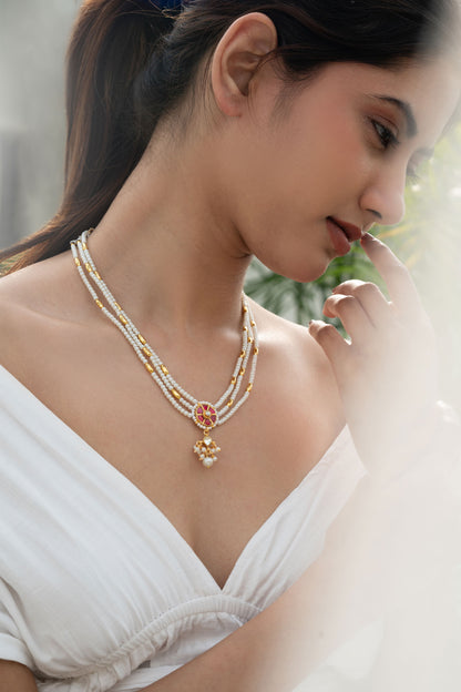 Shell Pearl Embellished Pendant Necklace 