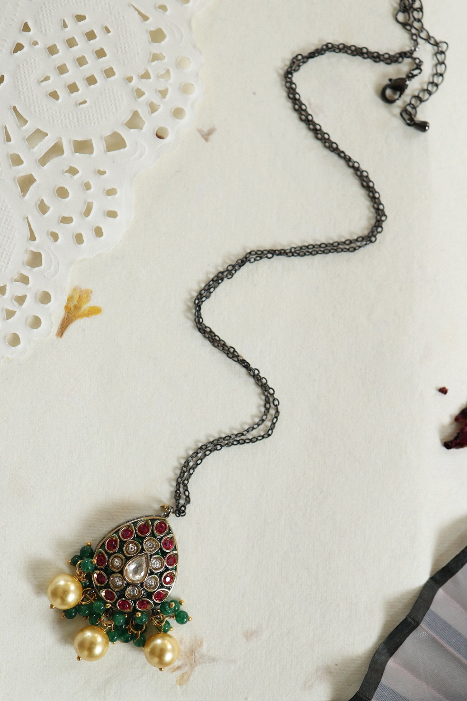Polki Embellished Pendant Necklace 