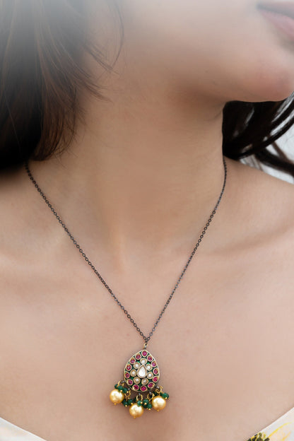 Polki Embellished Pendant Necklace 