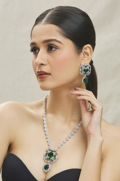 Zircon Embellished Pendant Necklace Set 