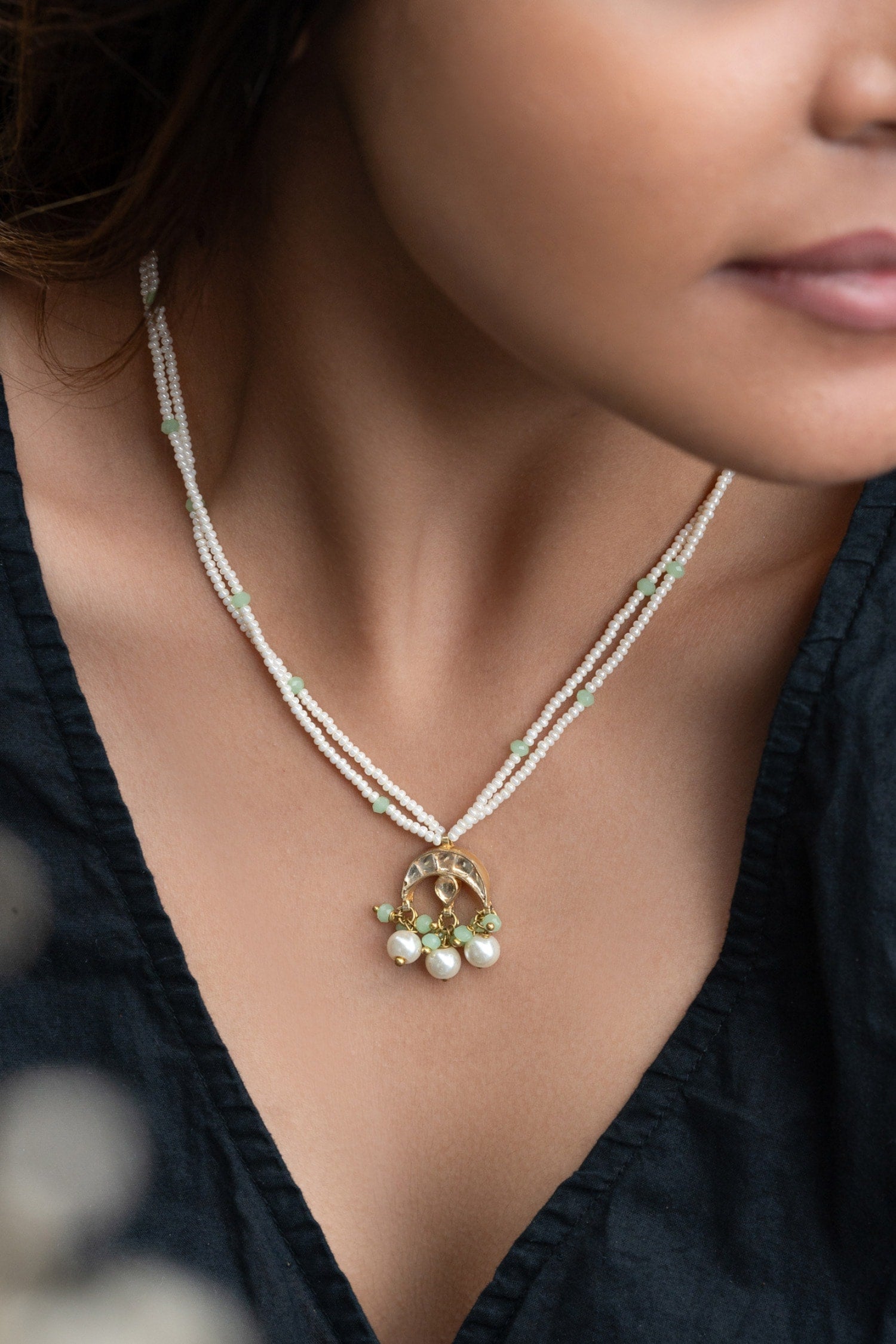 Embossed Bead Pearl Necklace 