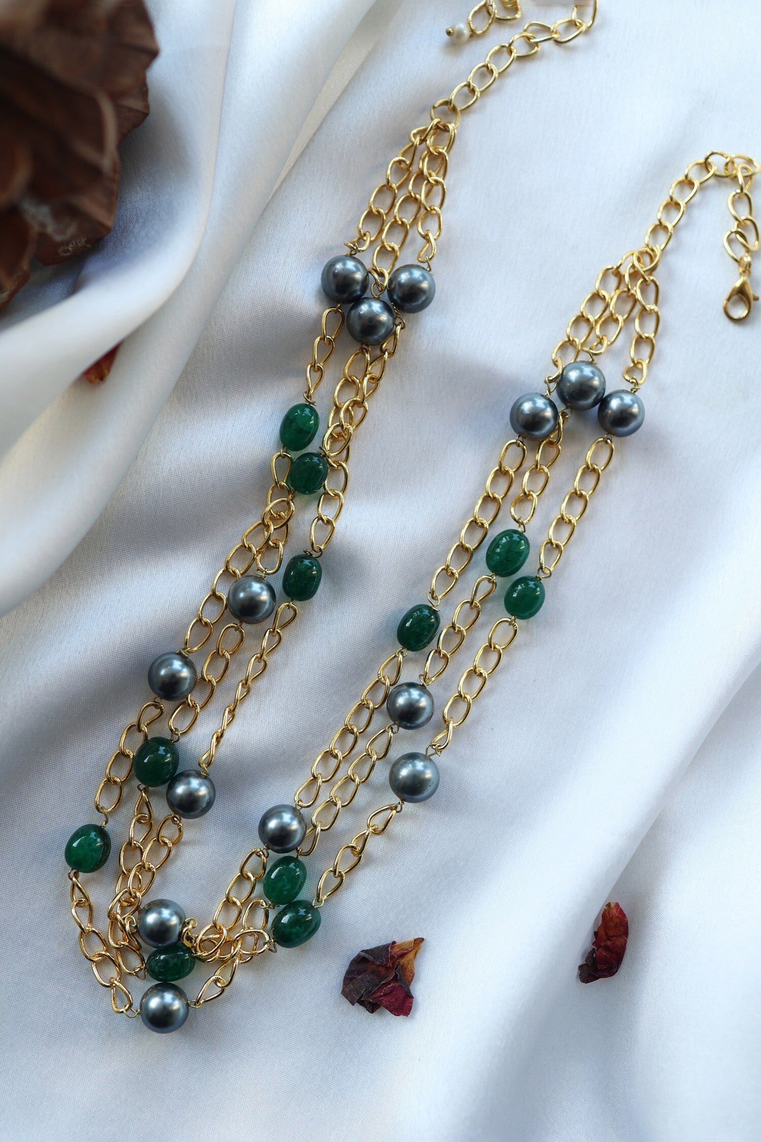 Loop Layered Pearl Necklace 