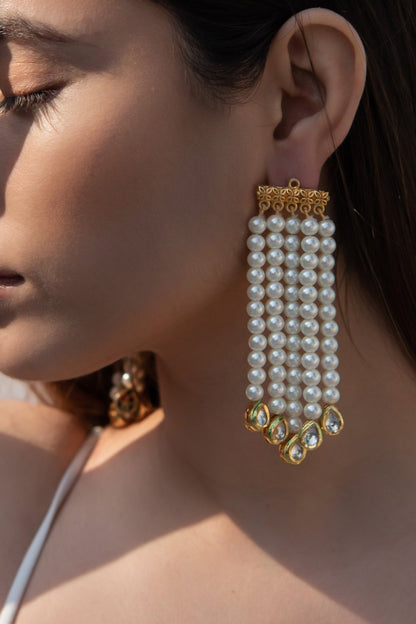 Misty Pearl Tassel Dangler Earrings 