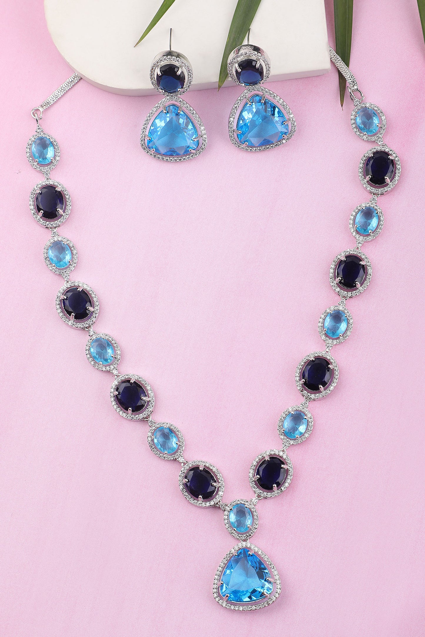 Embellished Pendant Necklace Set 