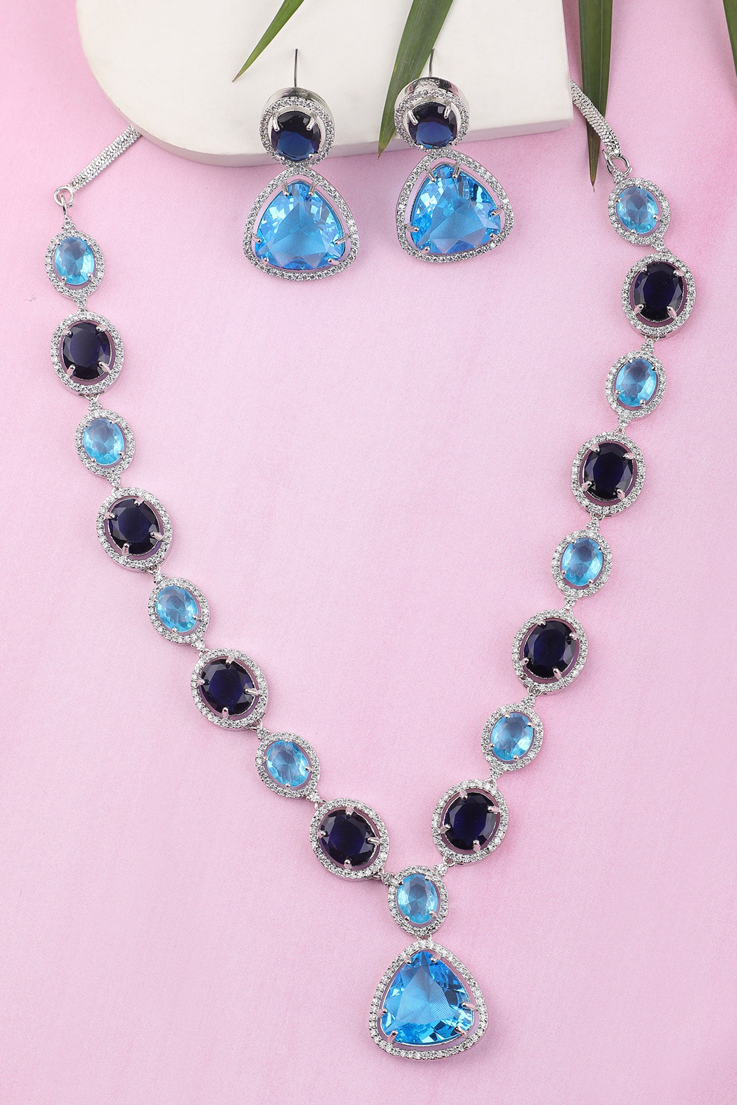 Embellished Pendant Necklace Set 