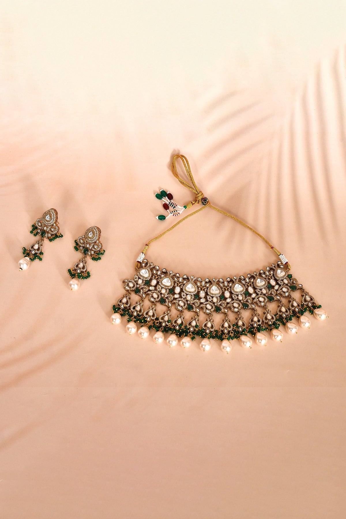 Stone Studded Floral Pattern Necklace Set 