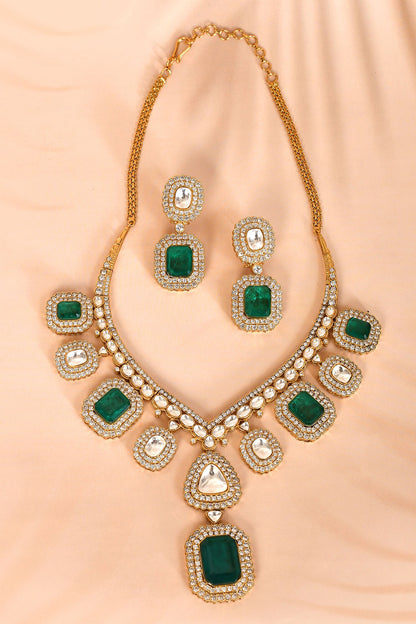 Stone Studded Pendant Necklace Set 