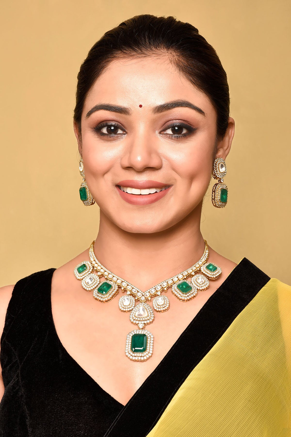 Stone Studded Pendant Necklace Set 