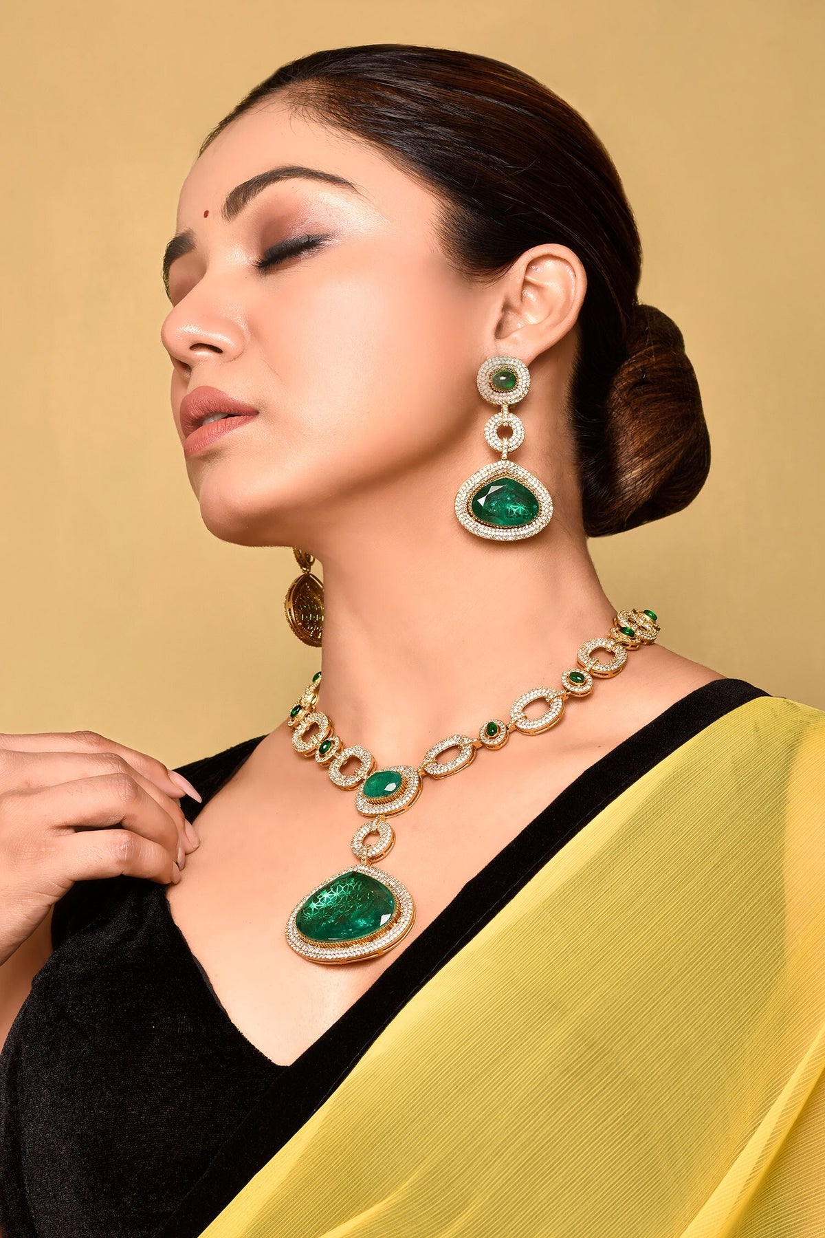 Stone Studded Link Pattern Necklace Set 
