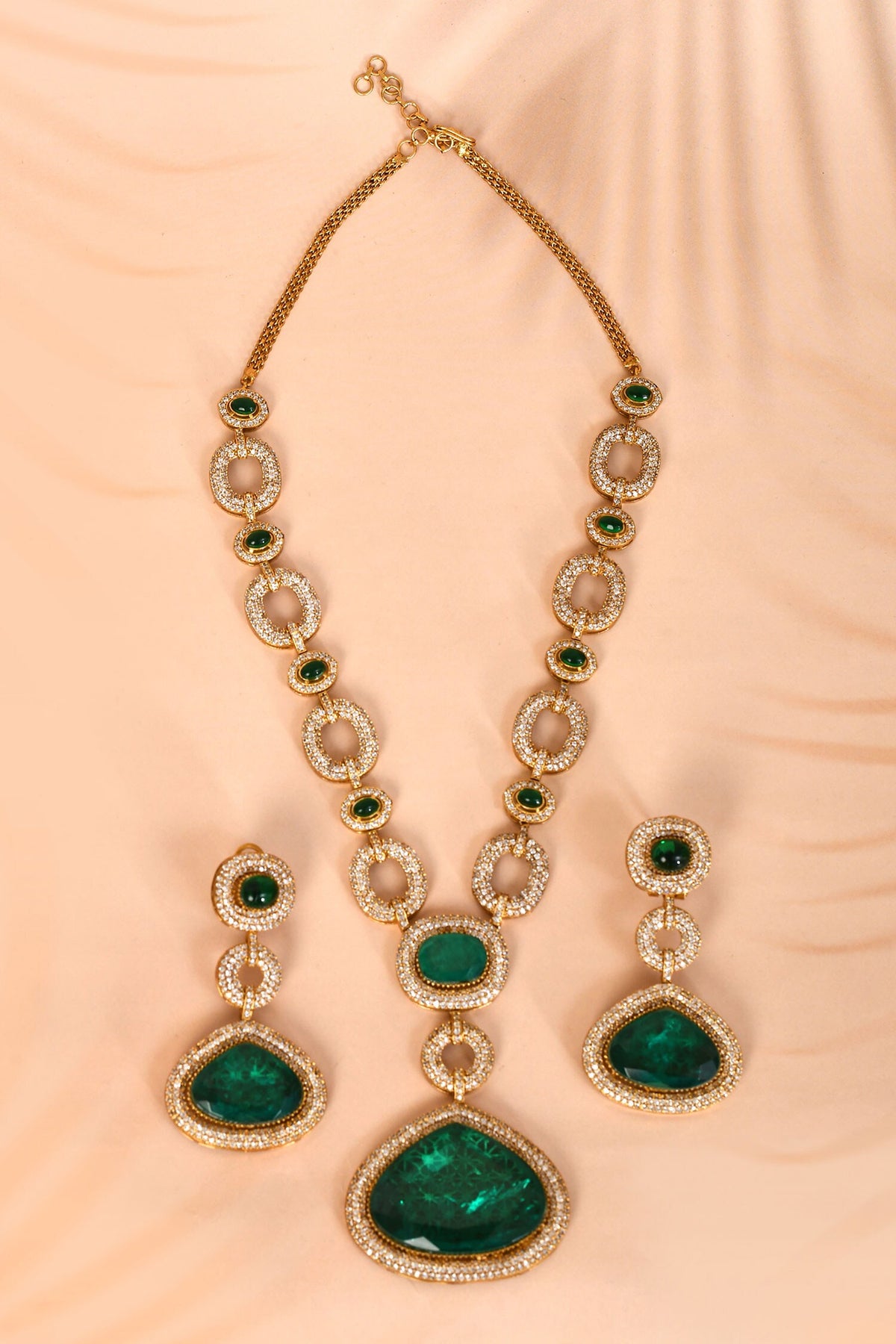 Stone Studded Link Pattern Necklace Set 