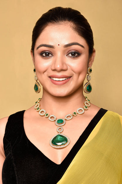 Stone Studded Link Pattern Necklace Set 