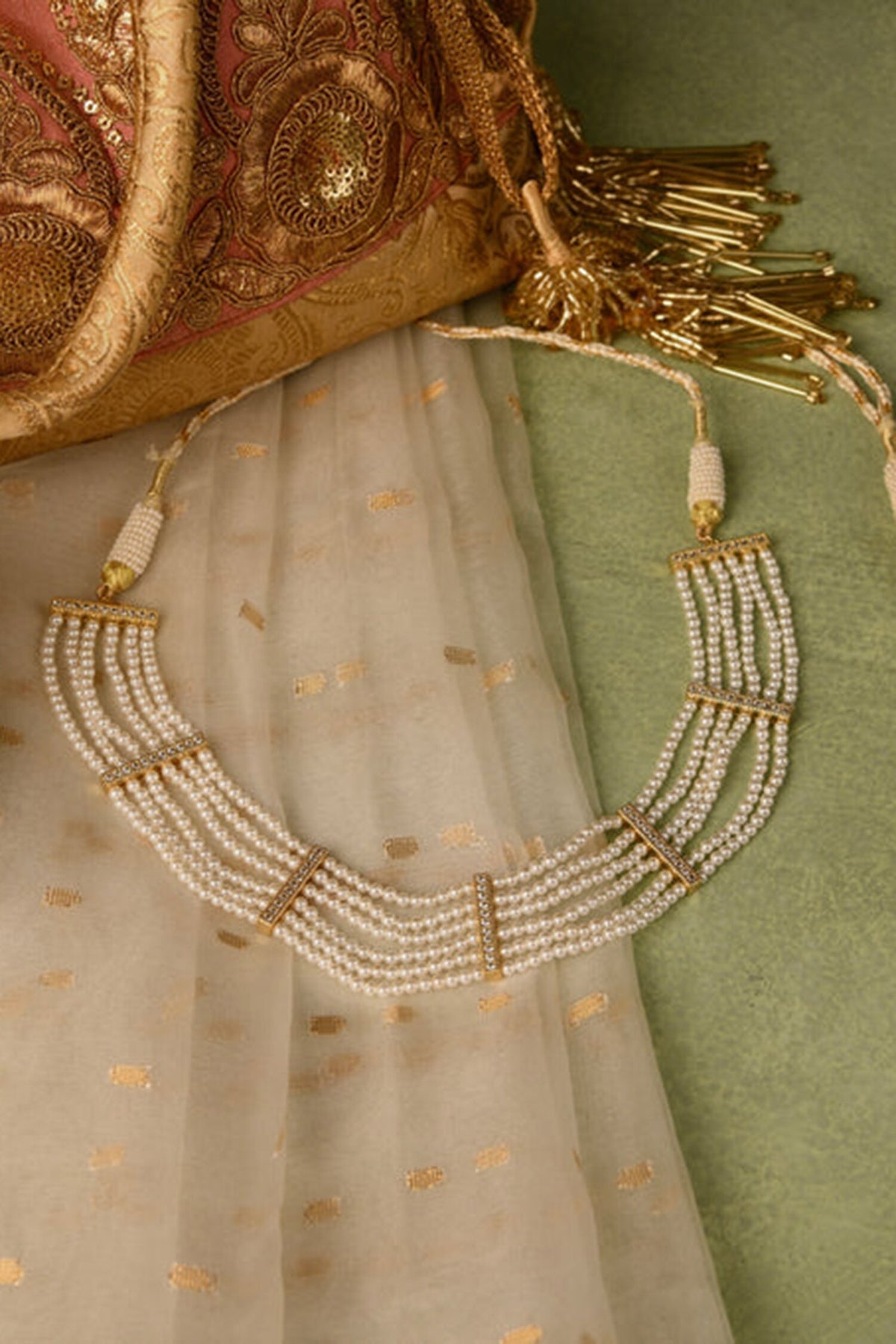 Vaijayanti Embellished Necklace 