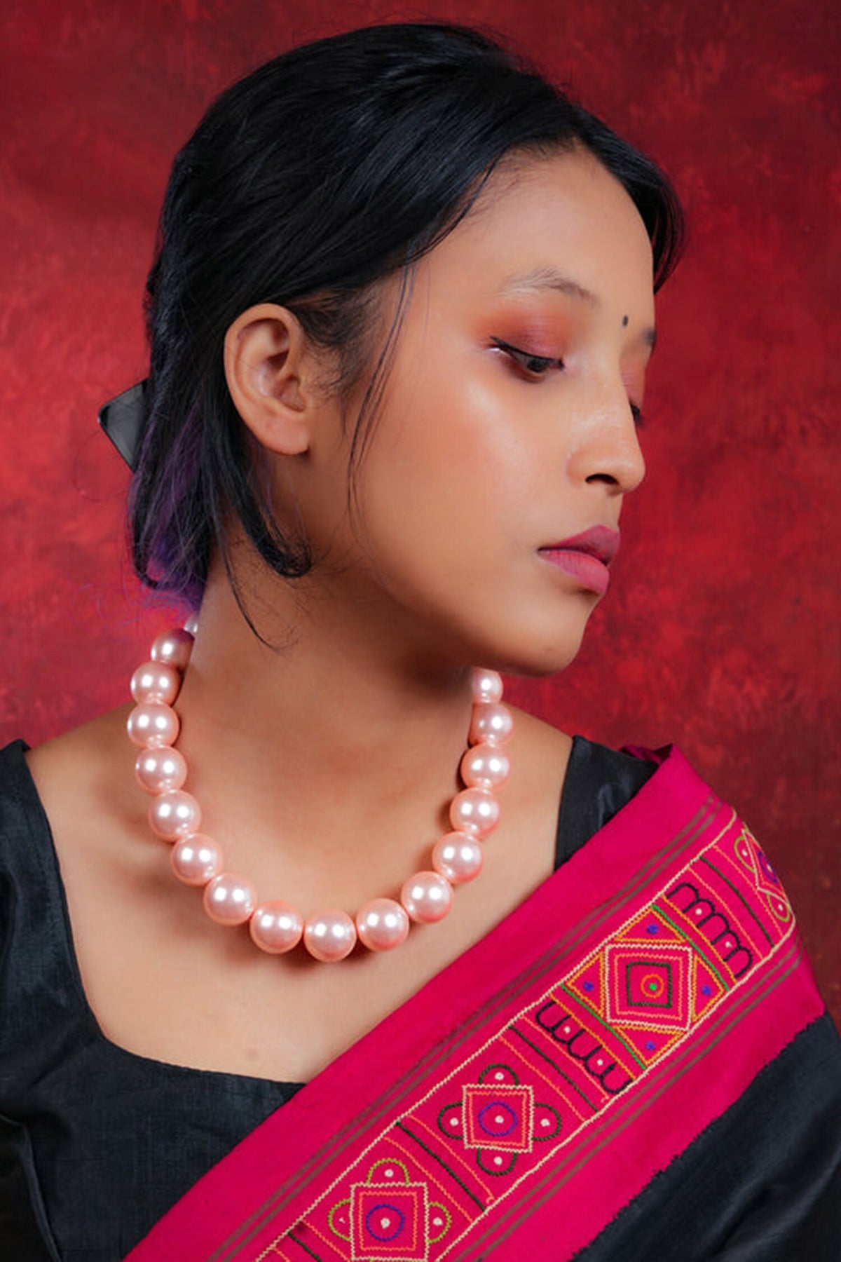 Pearl Embellished Cocktail Necklace 