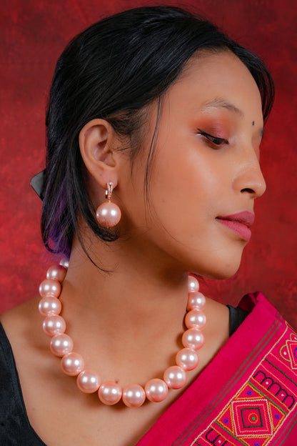 Pearl Embellished Cocktail Necklace 
