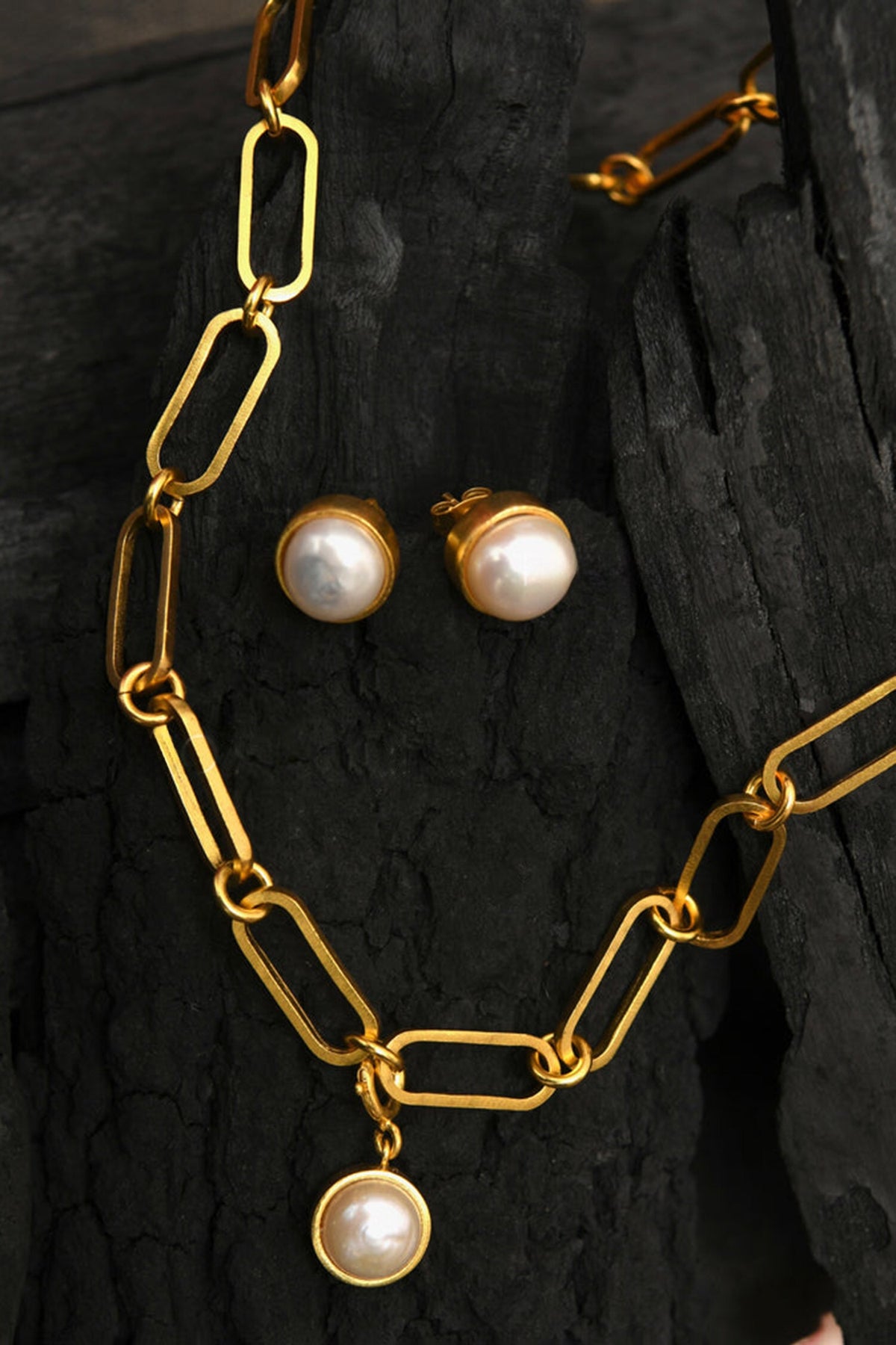 Linked Pearl Embellished Necklace Set 