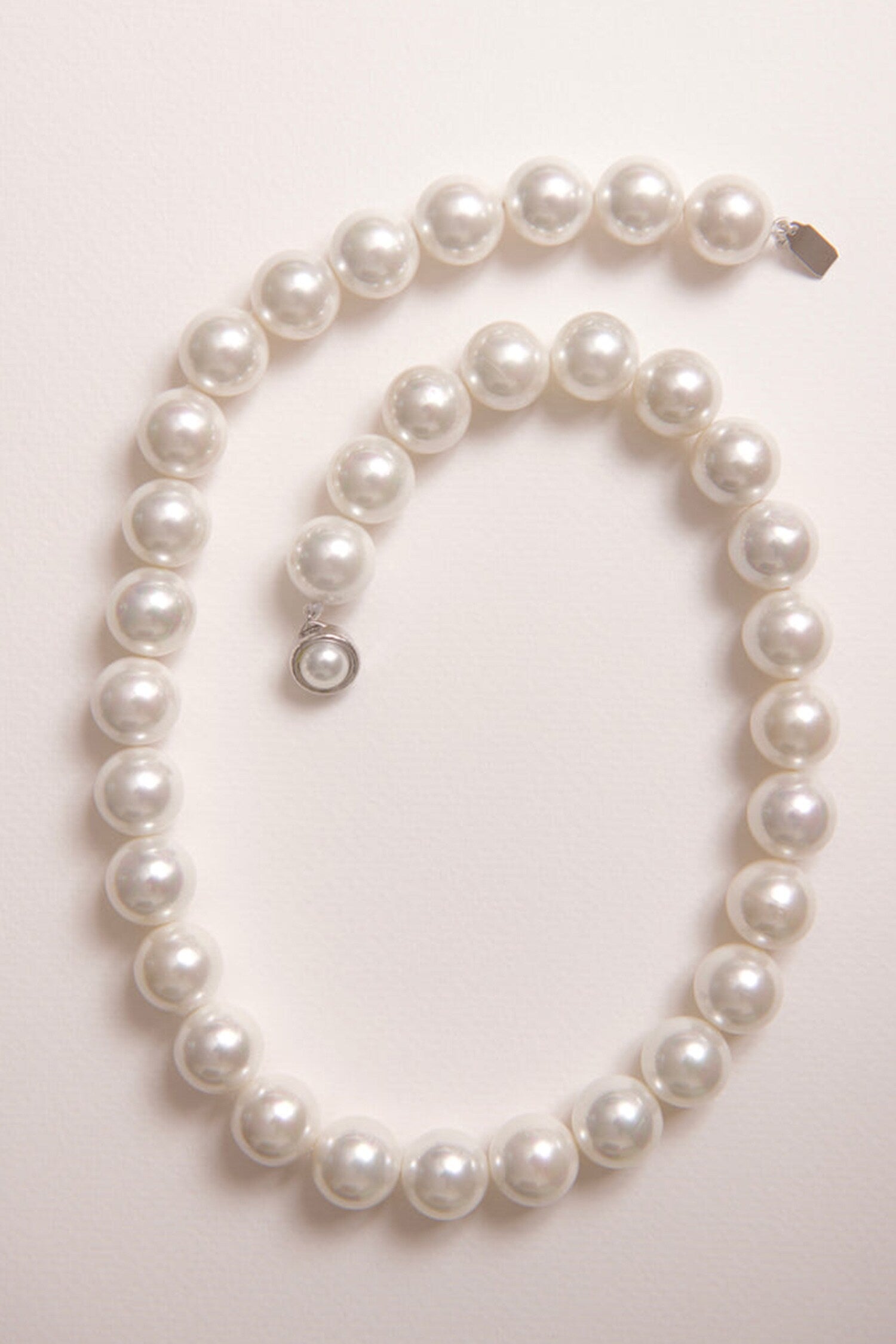 Ava Pearl Necklace 