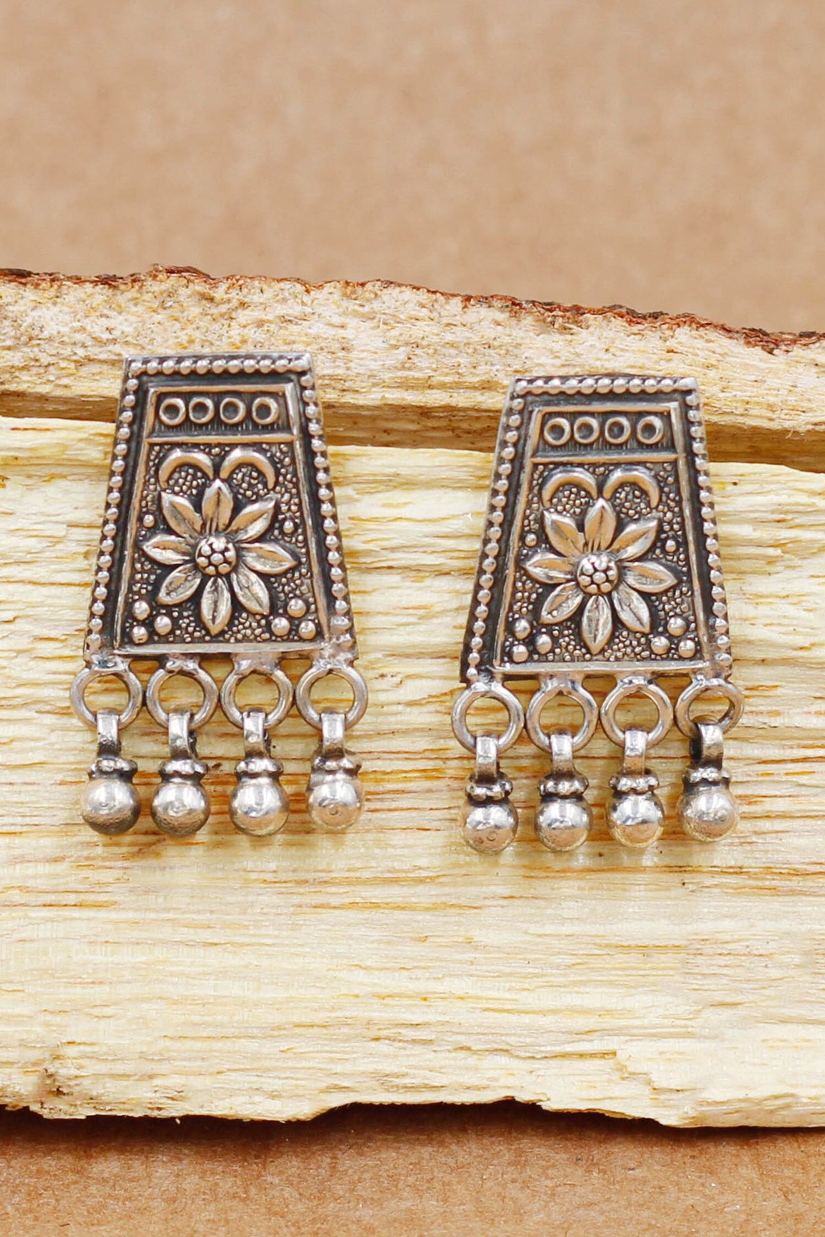 Flower Carved Earrings 