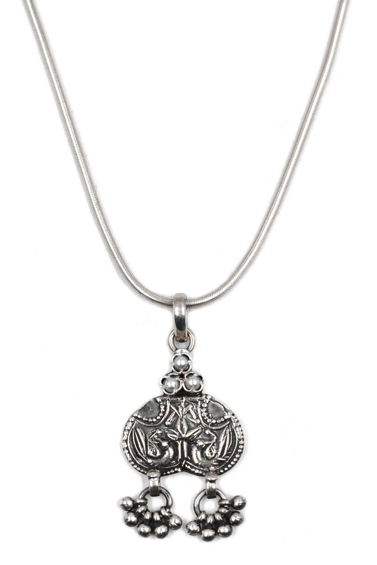Geometric Carved Pendant Chain Necklace 