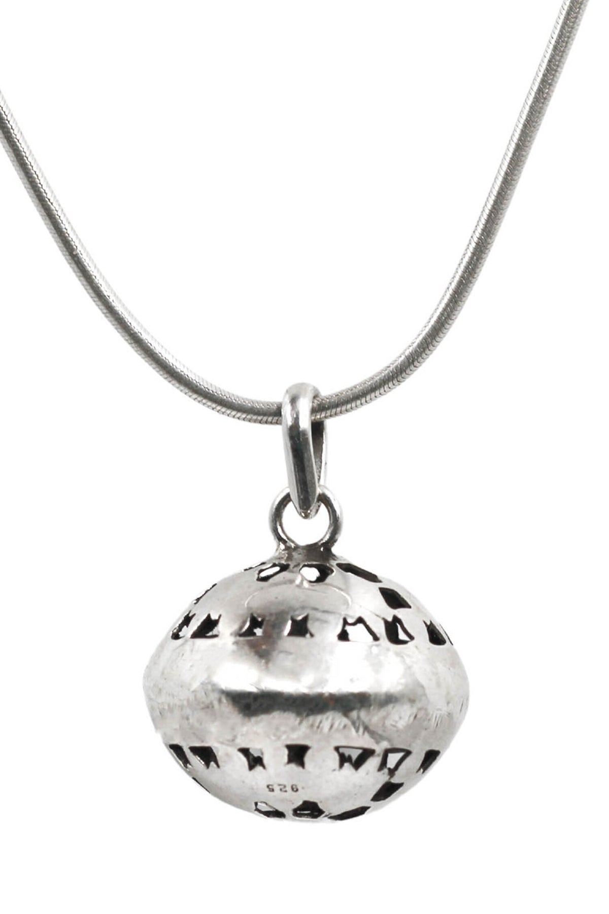 Carved Pendant Chain Necklace 