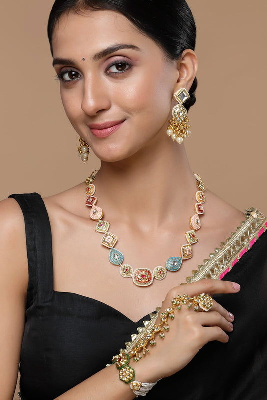 Floral Embellished Hathphool 