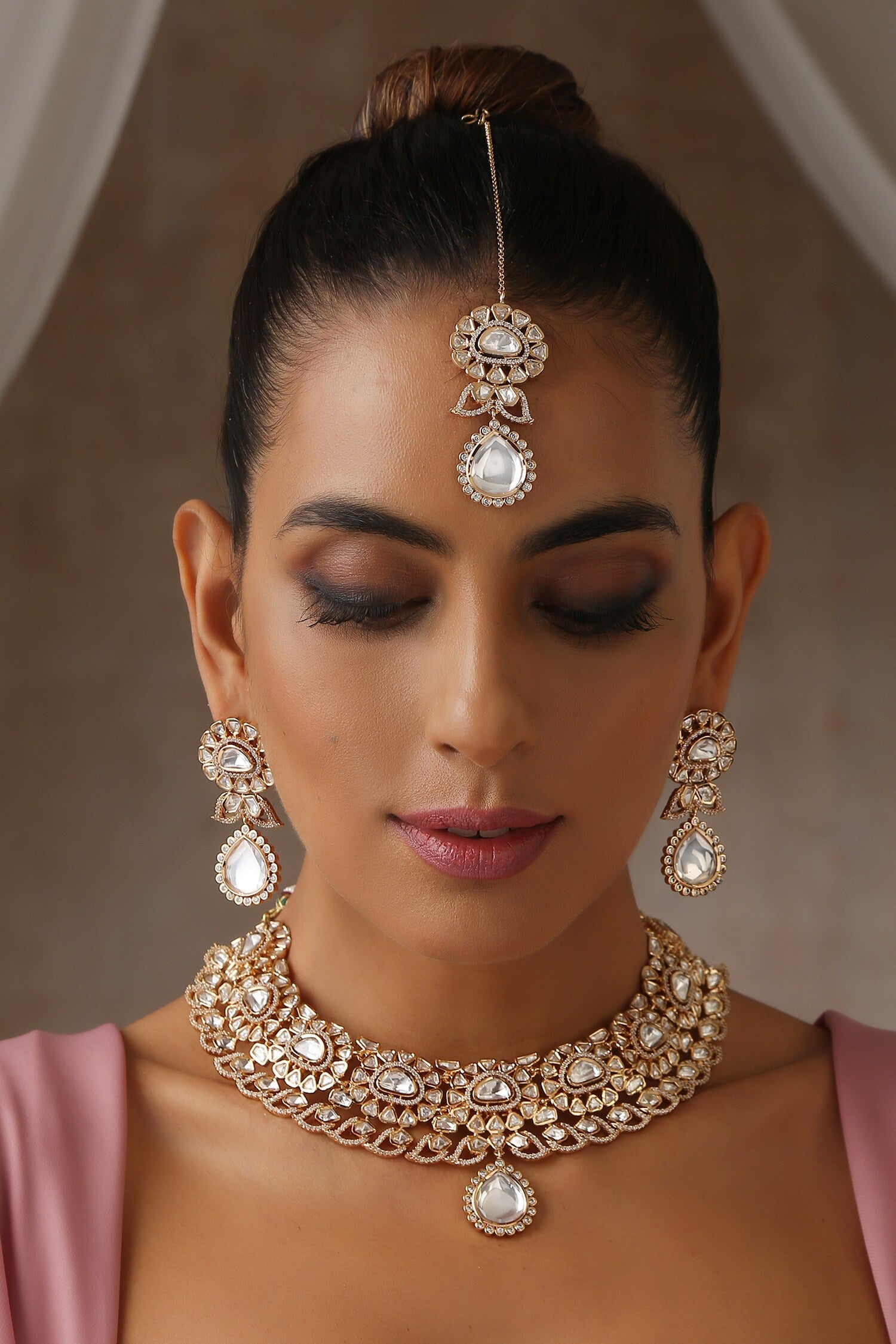 Floral Blossom Cutwork Necklace Set 