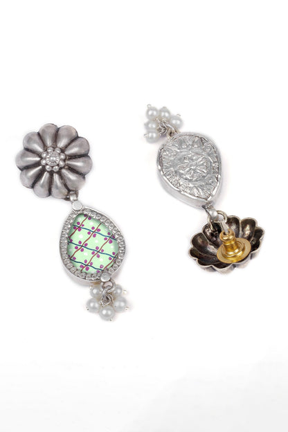 Hena Floral Drop Earrings 