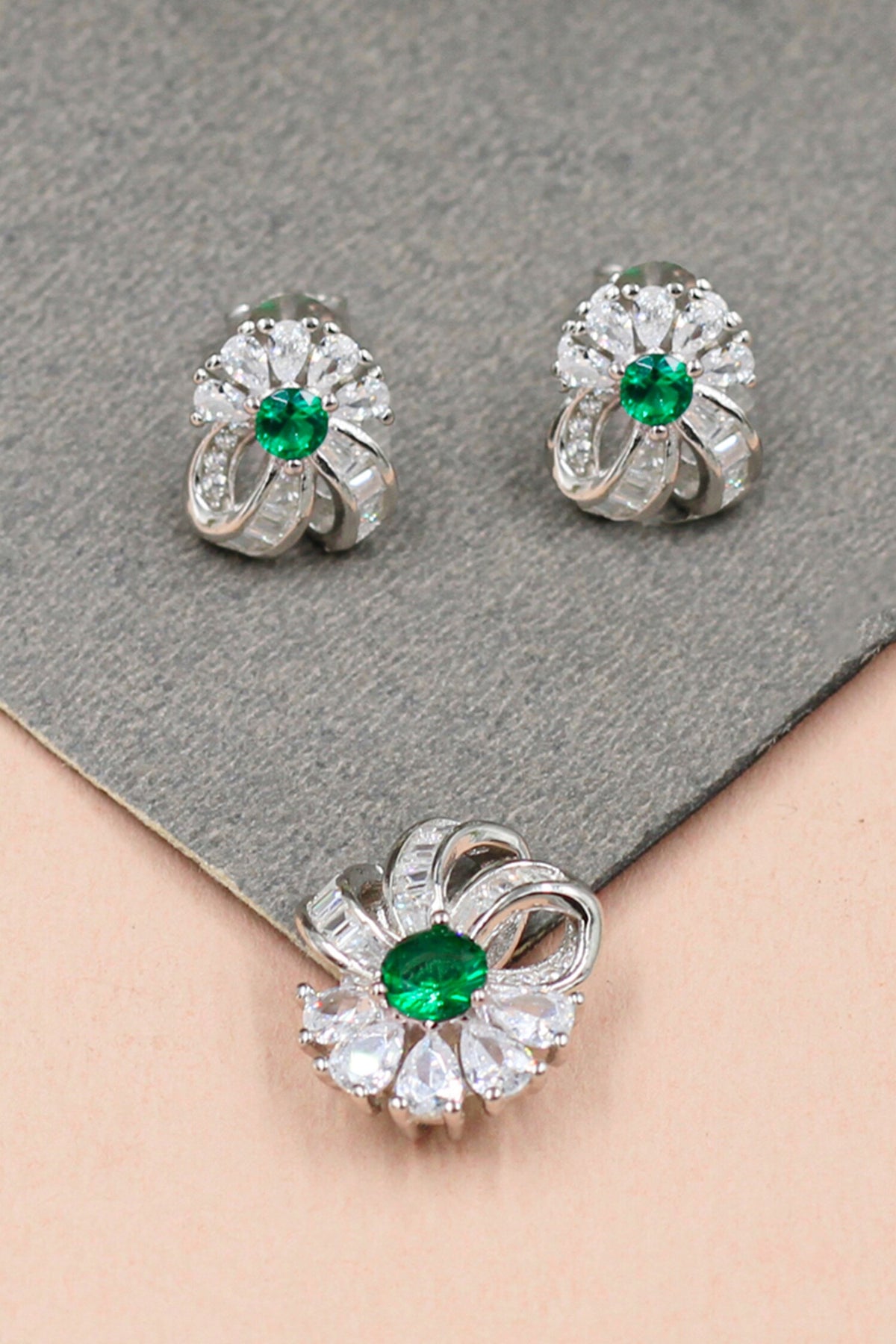 Flower Cubic Zirconia Embellished Pendant With Earrings 
