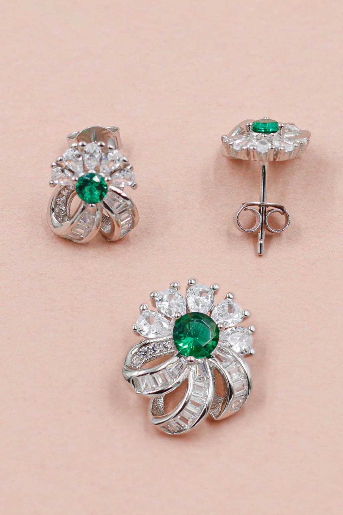 Flower Cubic Zirconia Embellished Pendant With Earrings 