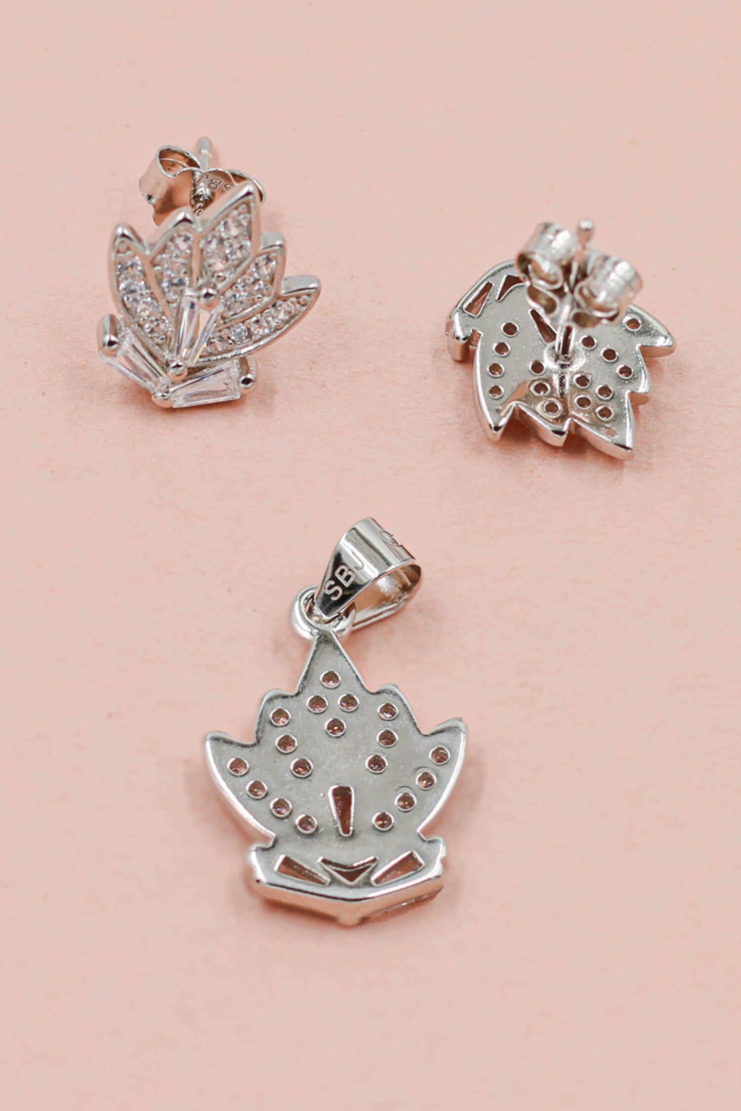 Leaflet Embellished Studs With Pendant 