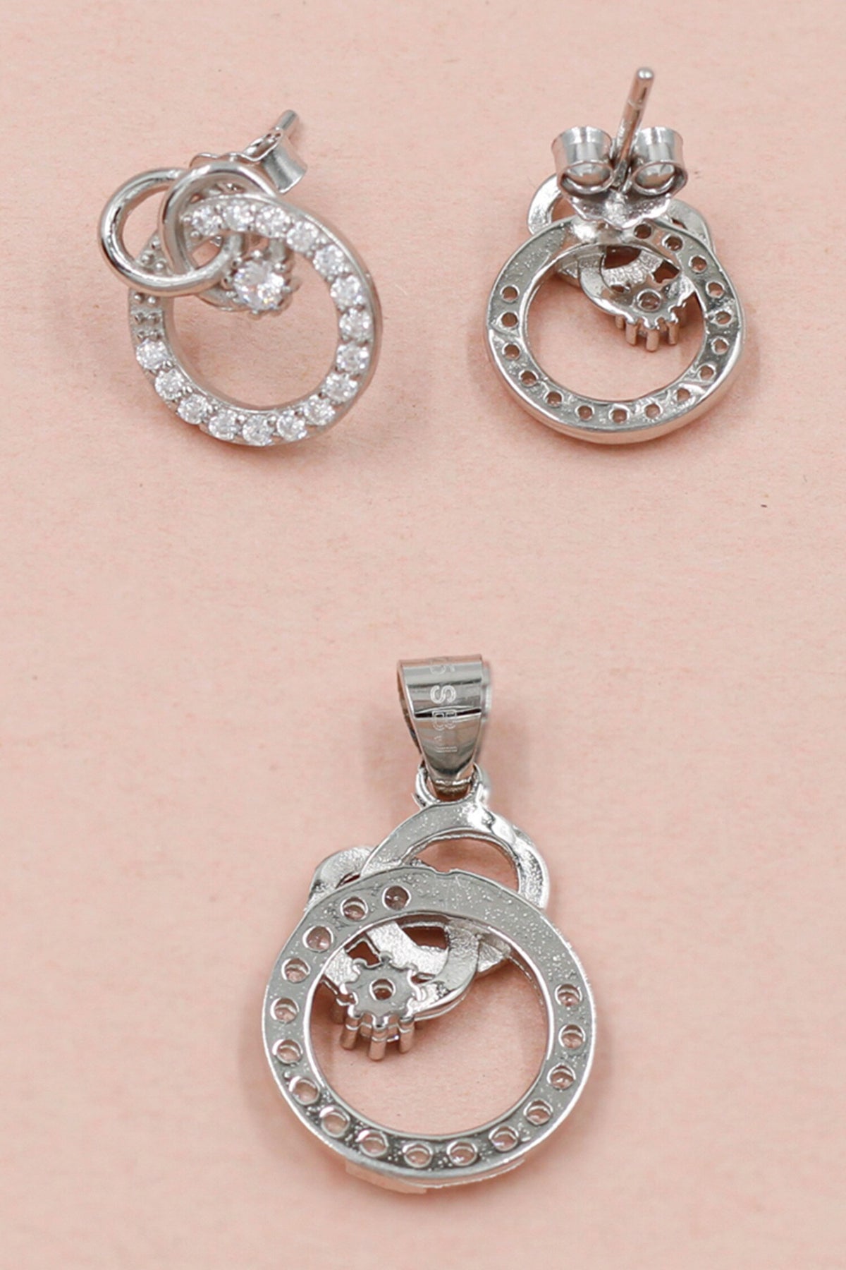Zirconia Studded Round Pendant Set 