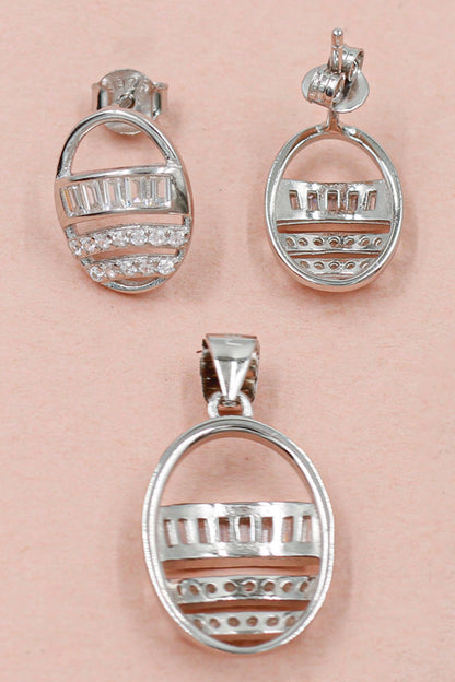 Stone Studded Oval Pendant Set 