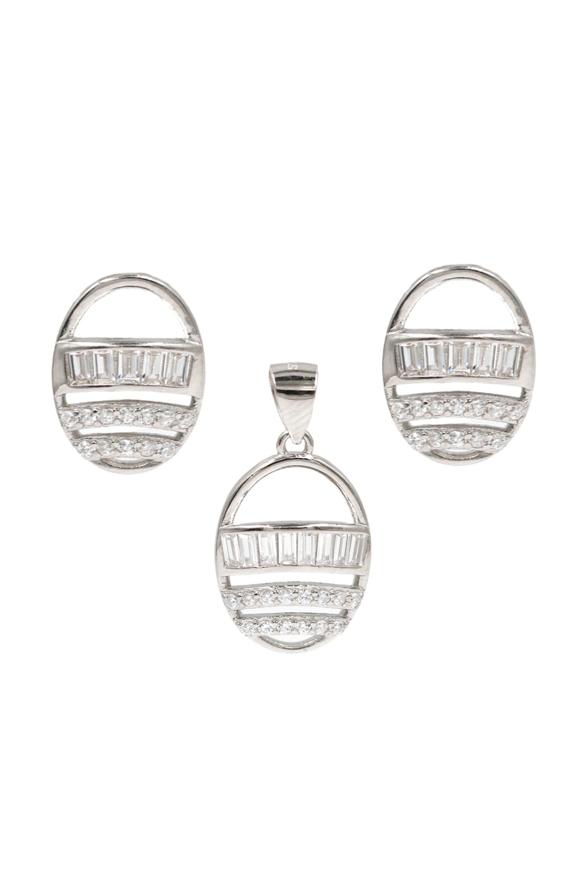 Stone Studded Oval Pendant Set 