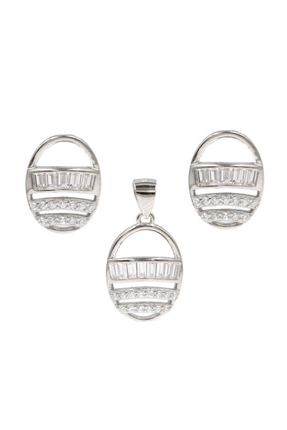 Stone Studded Oval Pendant Set 