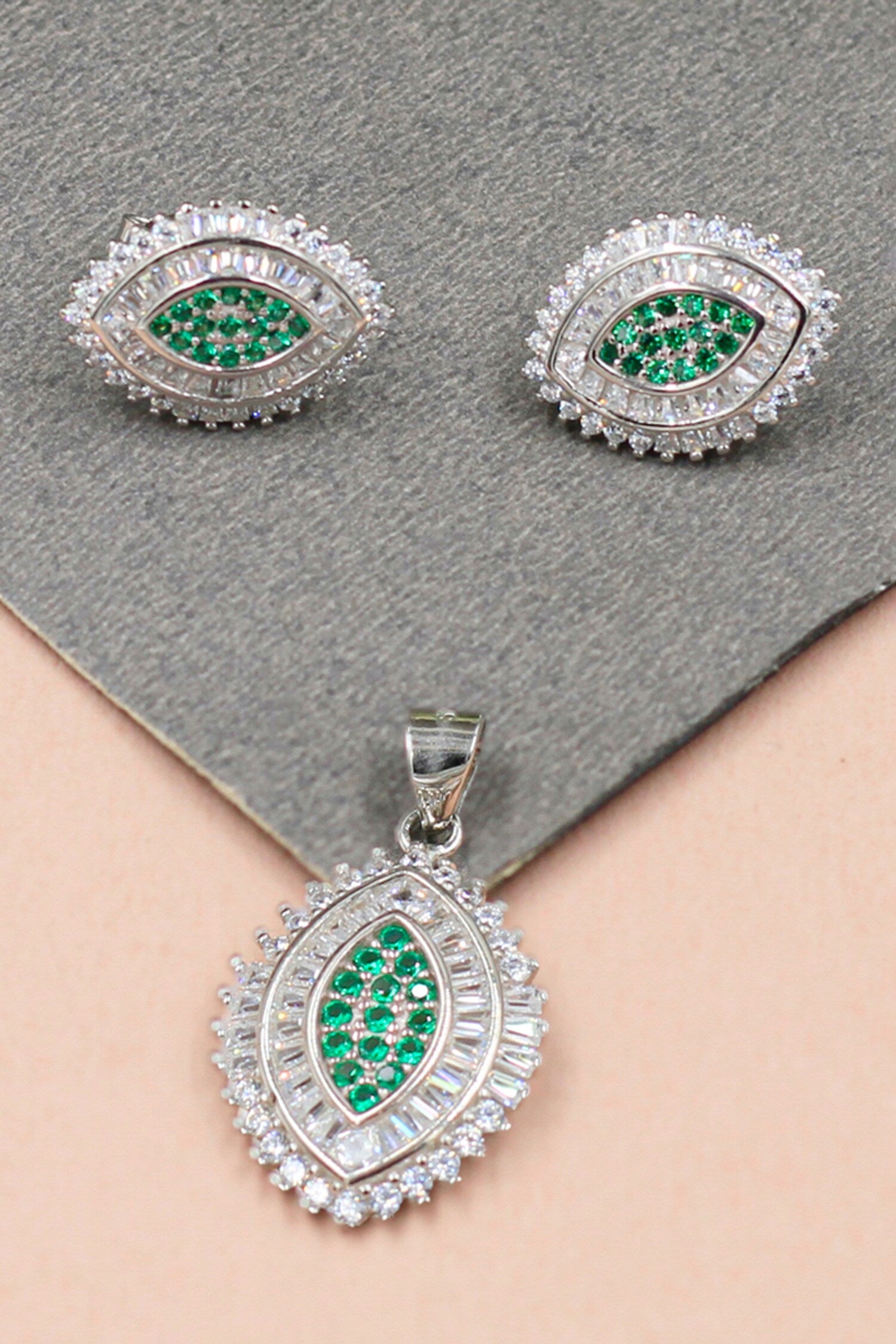 Stone Studded Pendant Set 