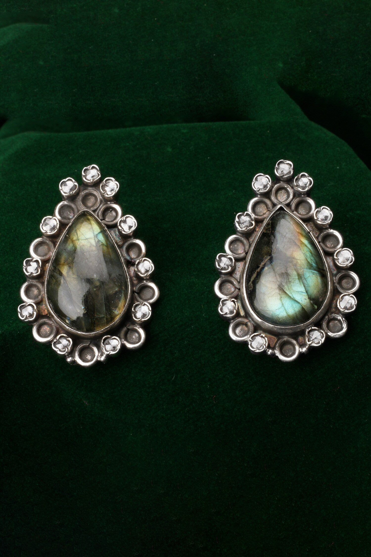 Drusia Earrings 