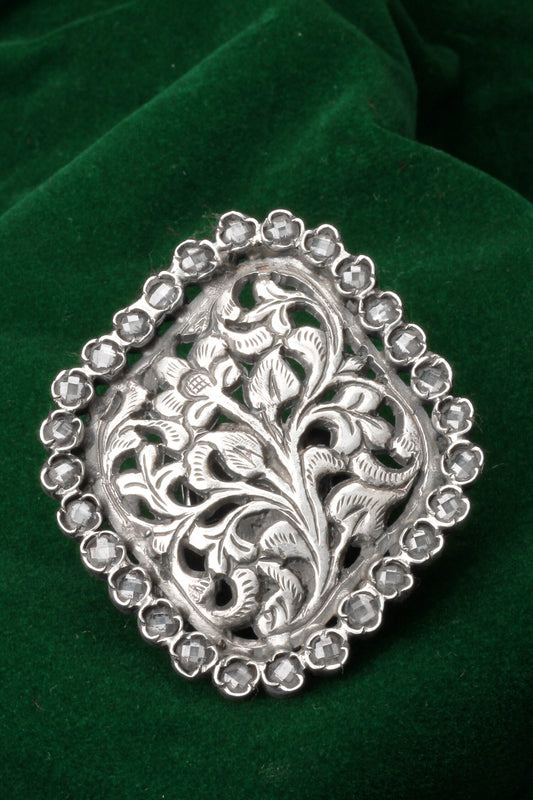 Ritisha Floral Carved Ring 