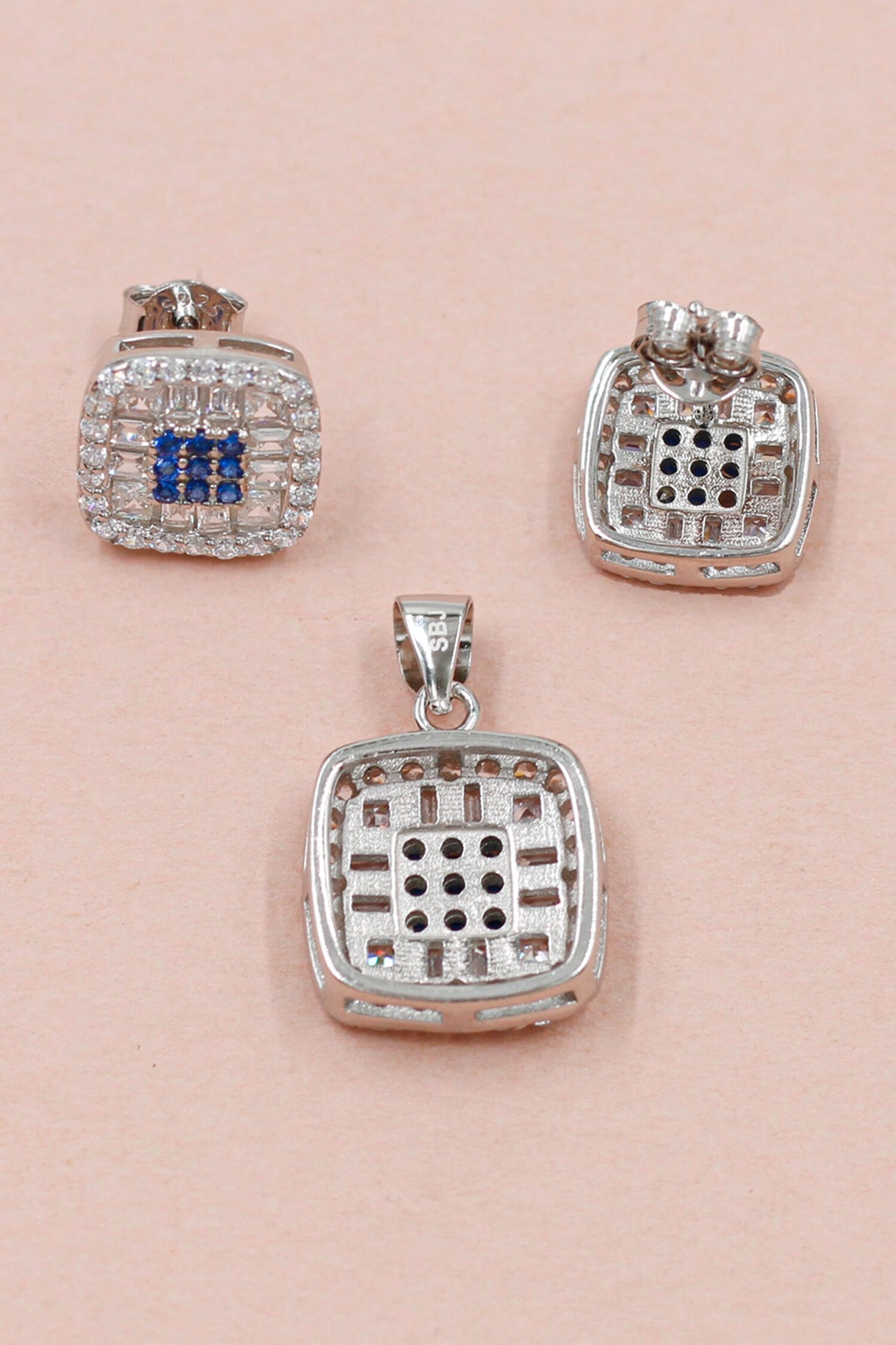 Starry Affair Square Pendant Set 