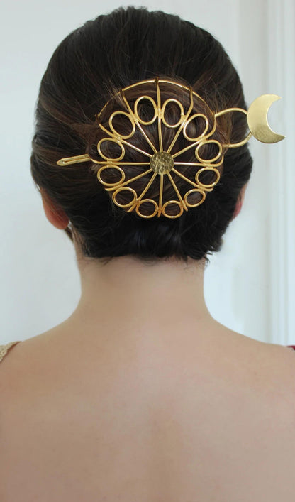 Banjara Cutwork Embellished Bun With Pin 