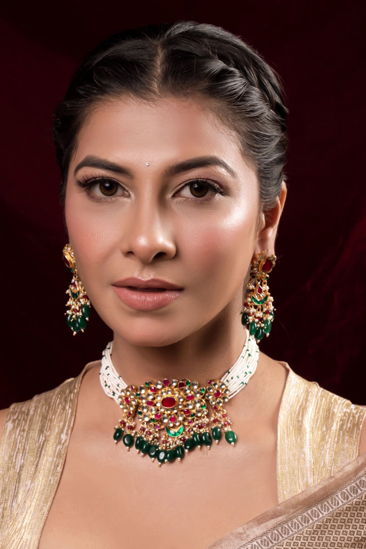 Vaidehi Kundan Embellished Choker Set 
