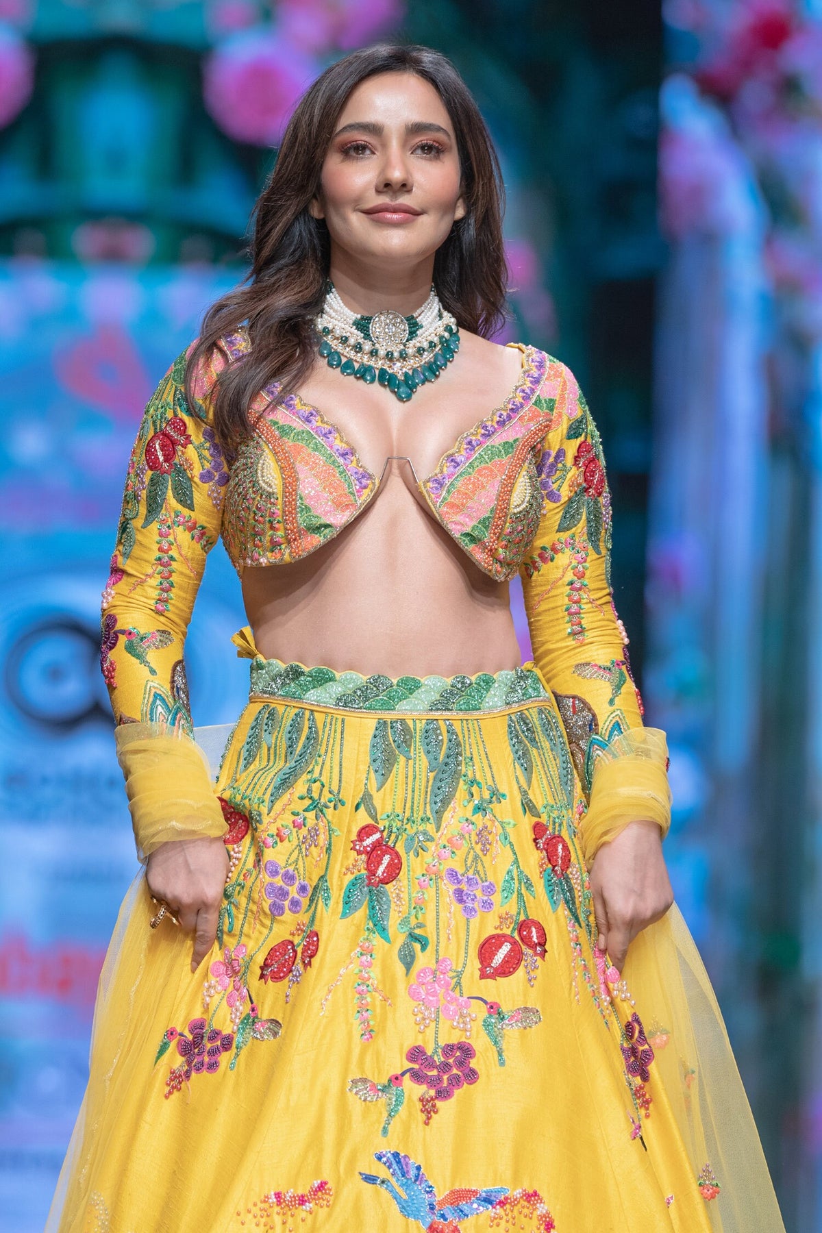 Jadtar Stones Embellished Necklace Set 