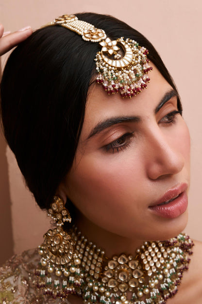 Sadhika Kundan Chaand Maangtikka 