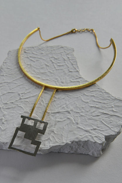 La Niut Brass Choker Necklace 